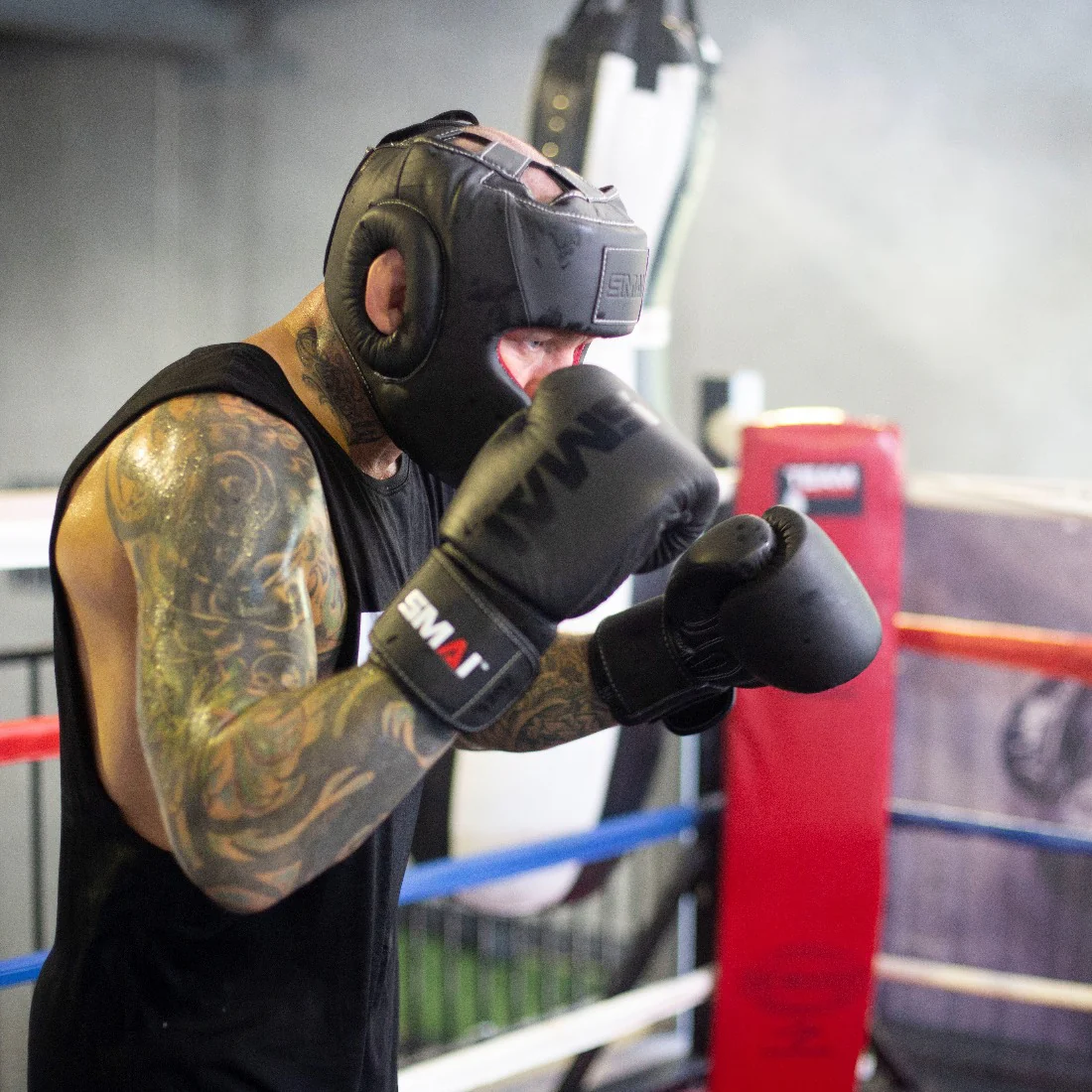 Elite85 Boxing Glove - Black - Image 3
