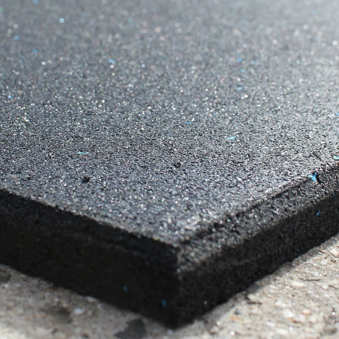 Commercial Rubber Gym Flooring Tile - 15mm - Black with Blue Fleck - Image 4